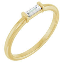 Load image into Gallery viewer, 14K Yellow Gold Baguette Diamond Ring