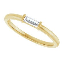 Load image into Gallery viewer, 14K Yellow Gold Baguette Diamond Ring