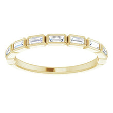 Load image into Gallery viewer, 14K Yellow Gold Año Baguette Band
