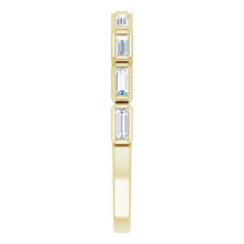 Load image into Gallery viewer, 14K Yellow Gold Año Baguette Band
